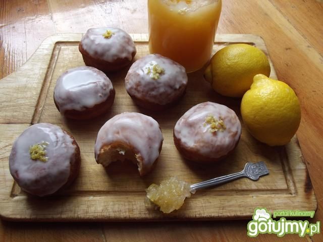Cytrynowe pączki z dżemem z cukinii