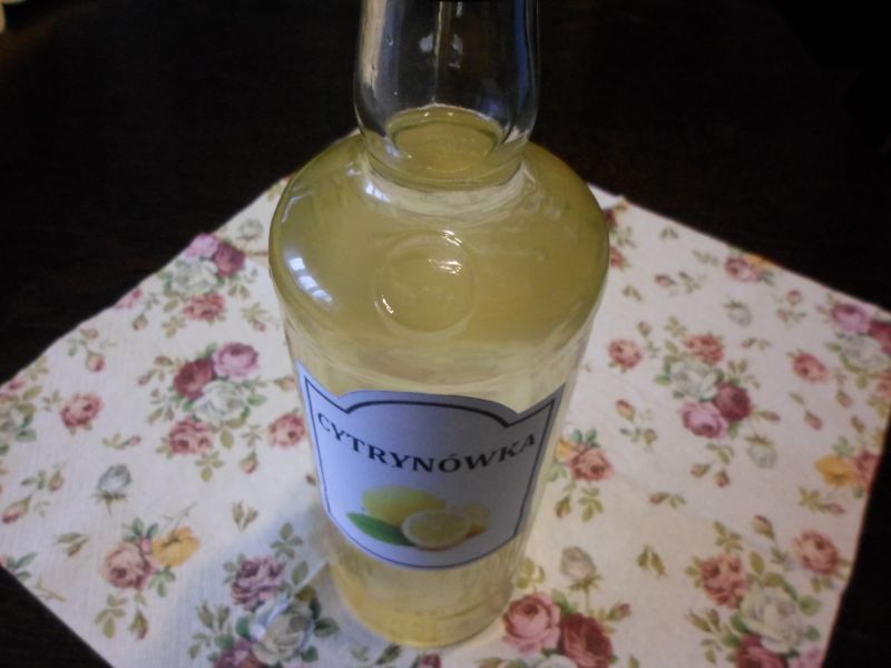 Cytrynówka czyli domowa nalewka cytrynowa  Cytrynówka czyli domowa nalewka cytrynowa