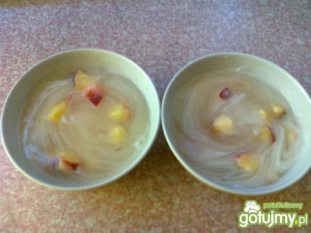 Cytrynowy kisiel z brzoskwiniami Cytrynowy kisiel z brzoskwiniami