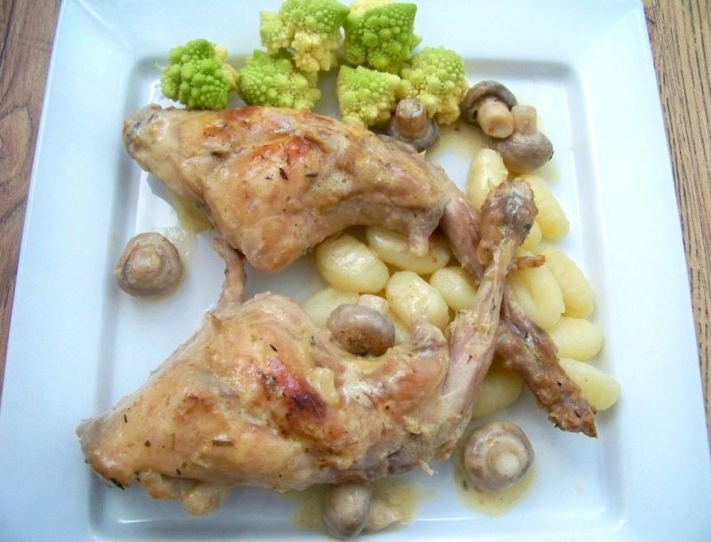 Cytrynowy królik w sosie śmietanowym Cytrynowy królik w sosie śmietanowym