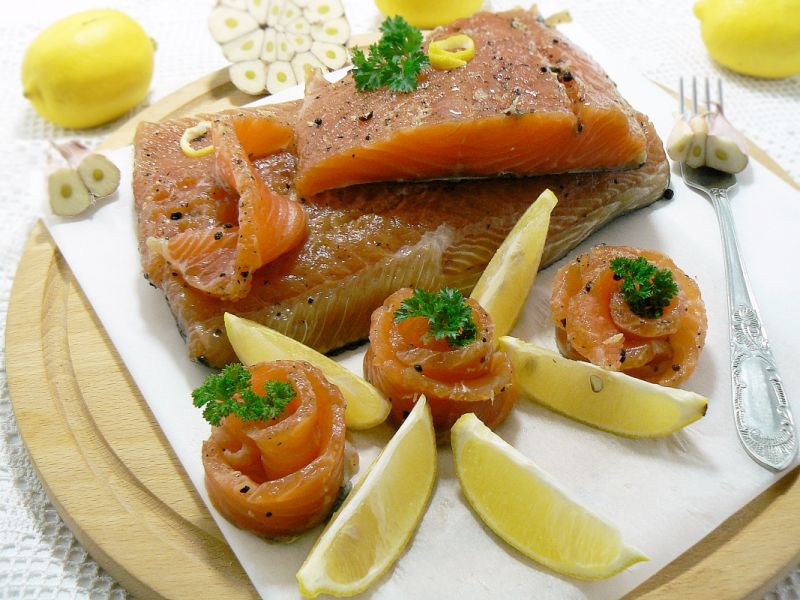 Cytrynowy łosoś marynowany