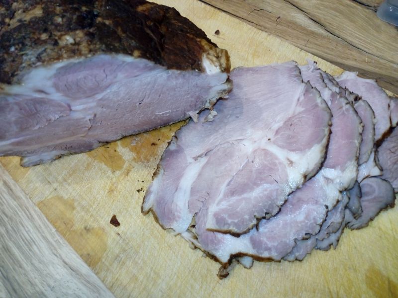 Czarna karkówka na kanapki Czarna karkówka na kanapki