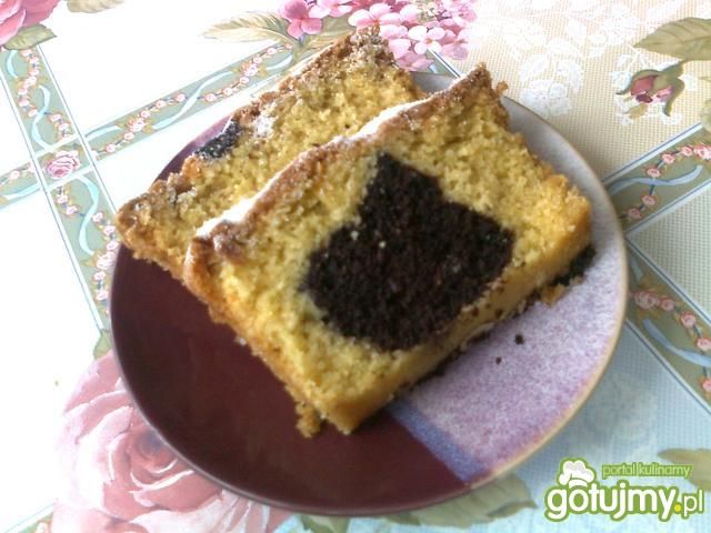 Czarno-biała babka.