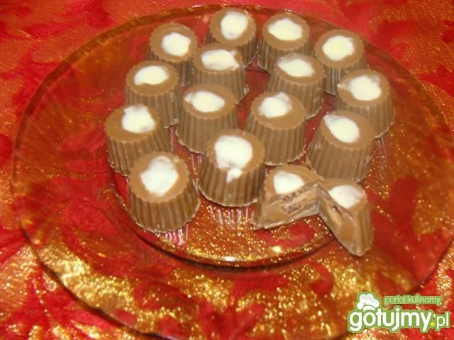 Czekoladki nadziewane miętowo-orzechowym Czekoladki nadziewane miętowo-orzechowym