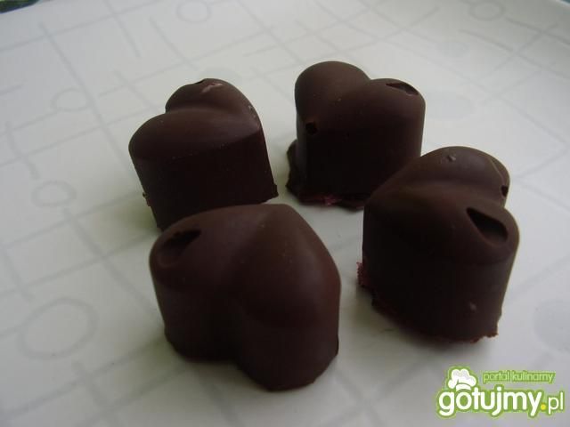 Czekoladki z nadzieniem malinowym