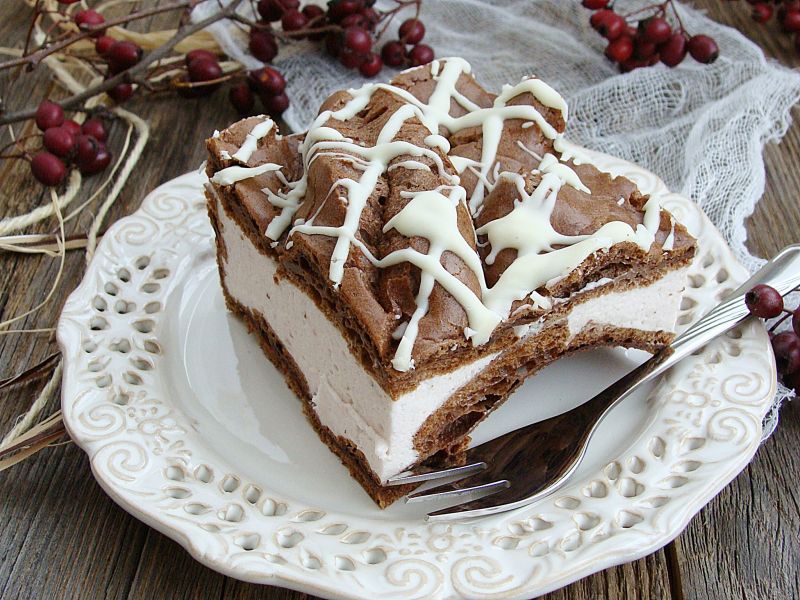 Czekoladowa karpatka z truskawkową nutą