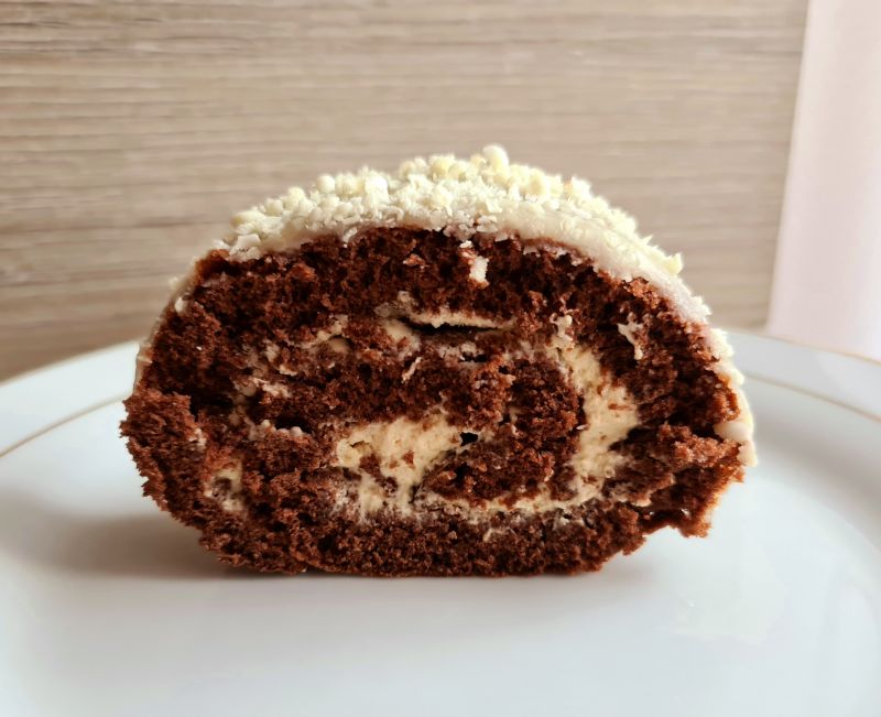 Czekoladowa rolada biszkoptowa