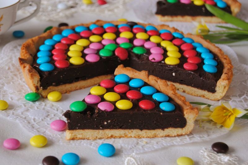 Czekoladowa tarta z m&m's Czekoladowa tarta z m&m's