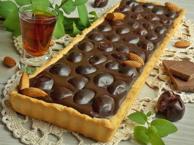 Czekoladowa tarta ze śliwkami z nalewki Czekoladowa tarta ze śliwkami z nalewki