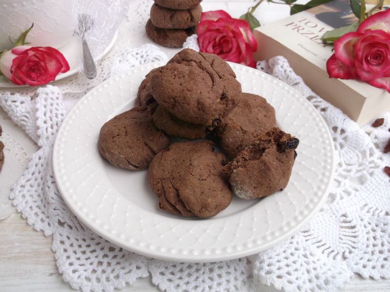 Czekoladowe ciasteczka z bakaliami i kardamonem