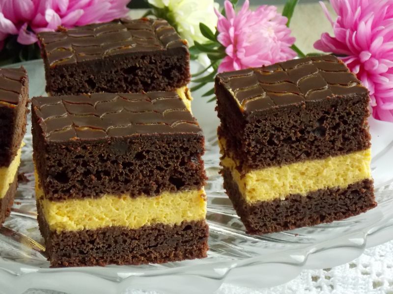 Czekoladowe ciasto z buraczkami i dynią