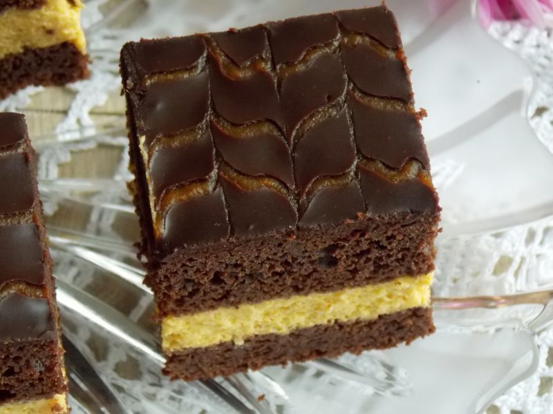 Czekoladowe ciasto z buraczkami i dynią