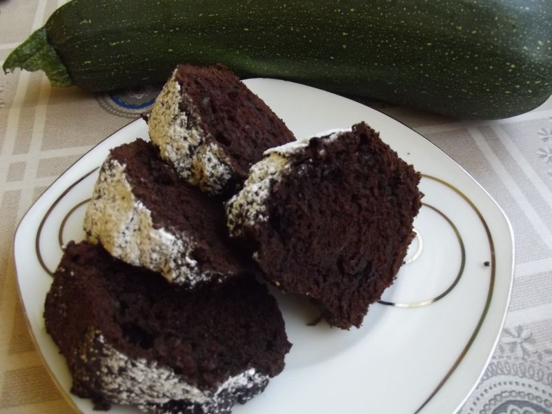 Czekoladowe ciasto z cukinią
