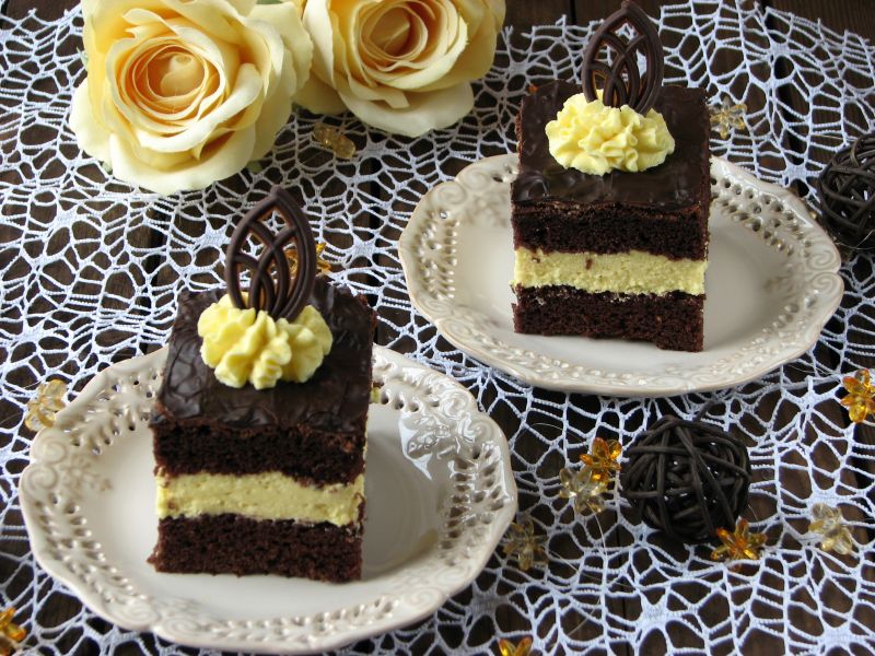 Czekoladowe ciasto z kremem adwokat
