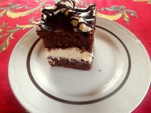 Czekoladowe ciasto z kremem kokosowym  Czekoladowe ciasto z kremem kokosowym