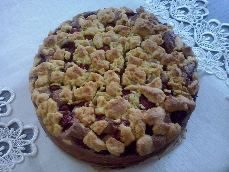 Czekoladowe ciasto z truskawkami i kokosem Czekoladowe ciasto z truskawkami i kokosem