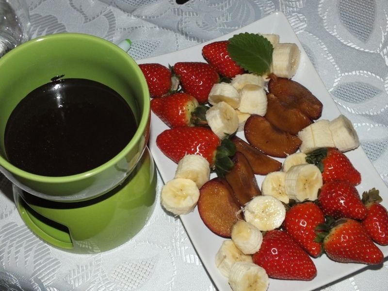 Czekoladowe founde z owocami Czekoladowe founde z owocami