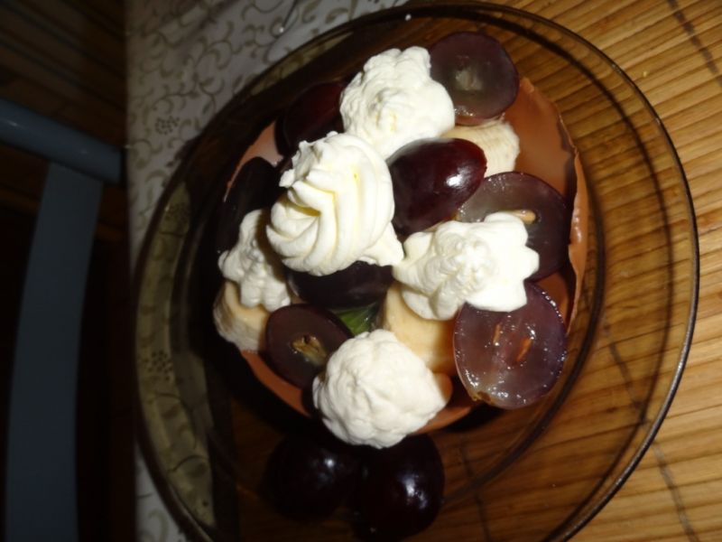 Czekoladowe miseczki z owocami Czekoladowe miseczki z owocami