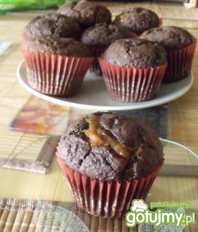 Czekoladowe muffinki z karmelem