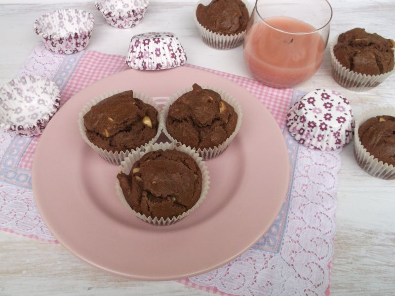 Czekoladowe muffinki z orzeszkami ziemnymi