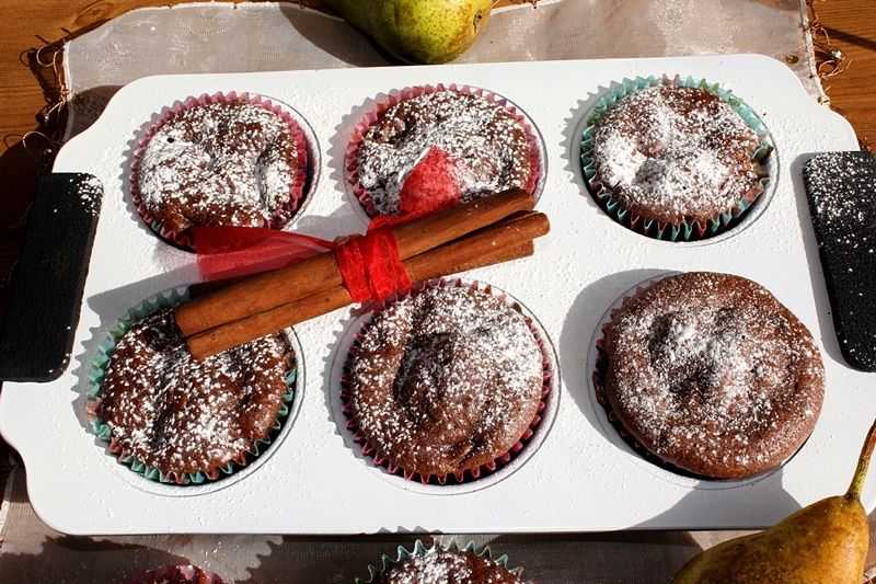 Czekoladowe muffiny z gruszką i cynamonem Czekoladowe muffiny z gruszką i cynamonem