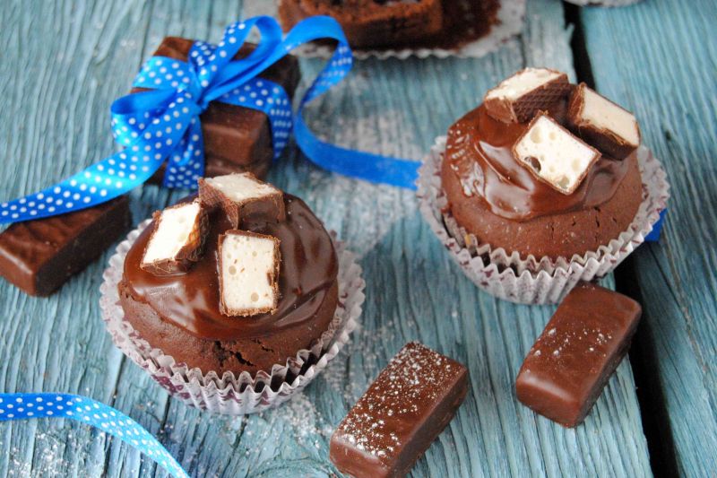Czekoladowe muffiny z ptasim mleczkiem