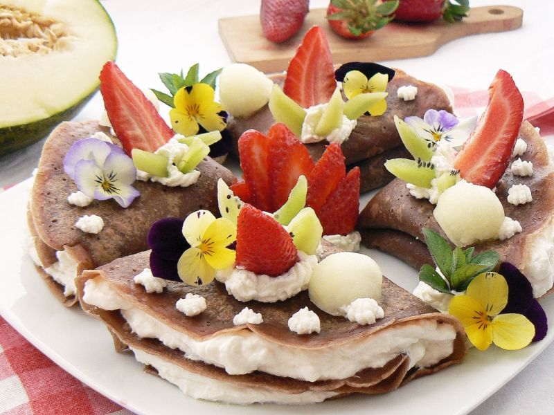 Czekoladowe naleśniki na łące 