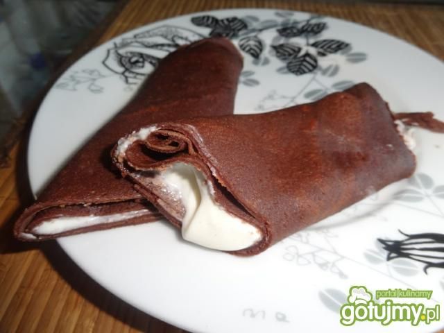 Czekoladowe naleśniki z serkiem