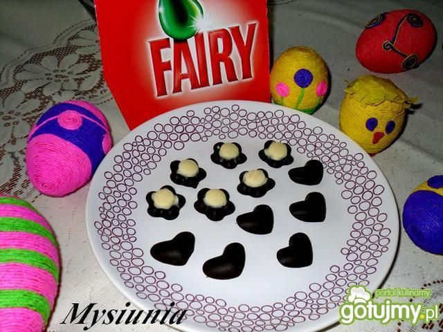 Czekoladowe ozdoby do ciast Czekoladowe ozdoby do ciast