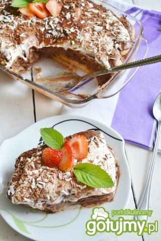Czekoladowe tiramisu z miętą i owocami