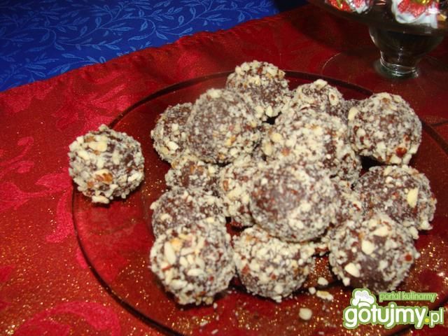 Czekoladowe trufle w orzechach laskowych