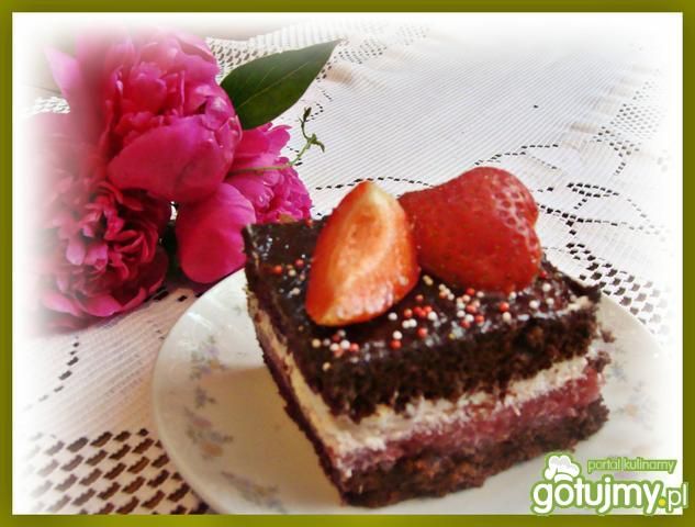 Czekoladowe z musem truskawkowym