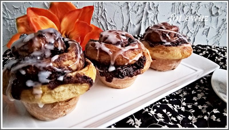 Czekoladowo - cynamonowe babeczki z rodzynkami 