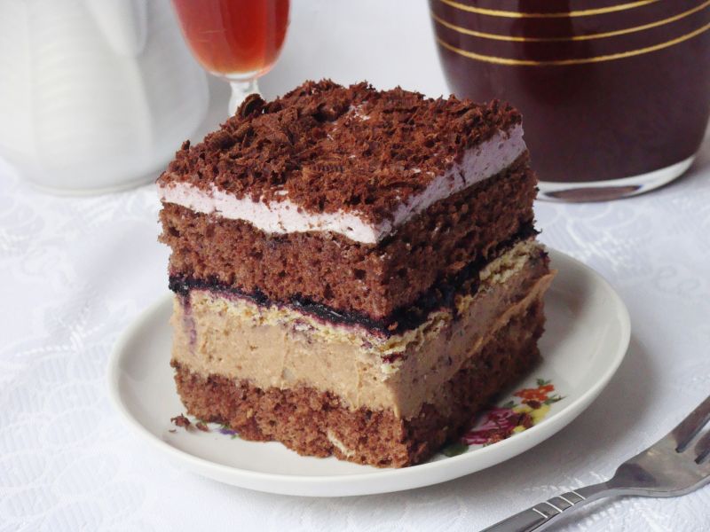 Czekoladowo-jagodowy przekładaniec