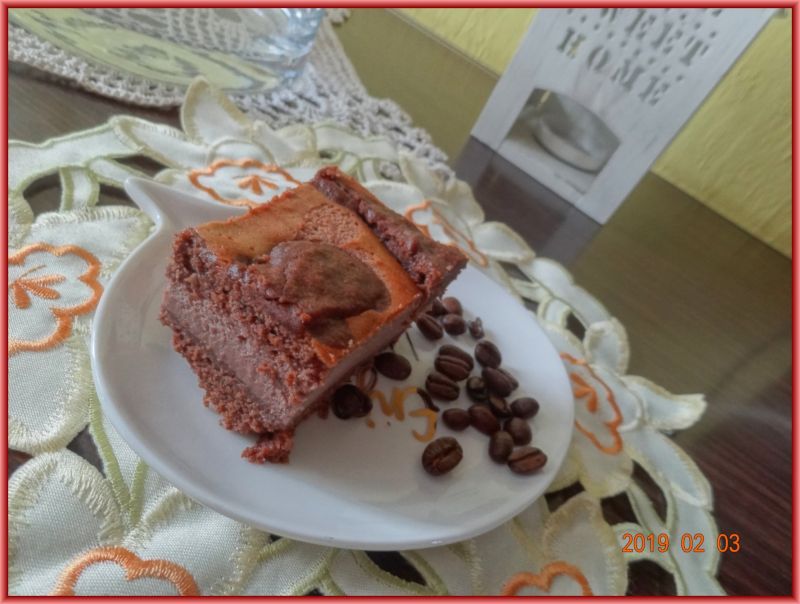 Czekoladowo-kawowy sernik w cieście z mąki żytniej Czekoladowo-kawowy sernik w cieście z mąki żytniej