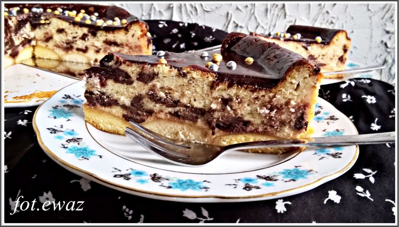 Czekoladowo marcepanowy sernik