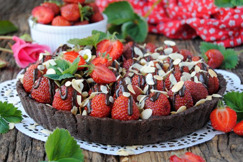 Czekoladowo- truskawkowa tarta Czekoladowo- truskawkowa tarta
