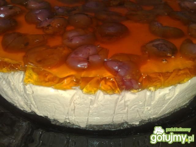 Czekoladowy sernik na zimno z wiśniami