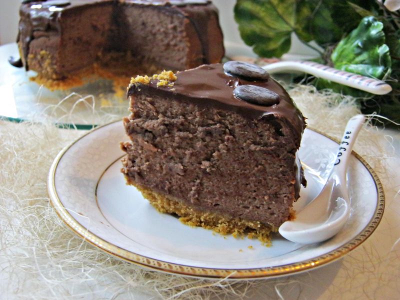 Czekoladowy sernik z cynamonem