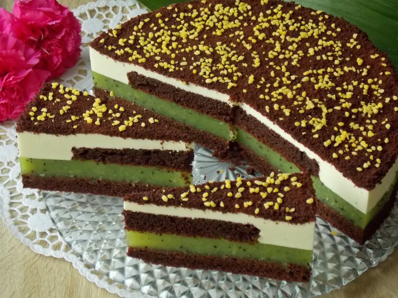 Czekoladowy torcik z kiwi