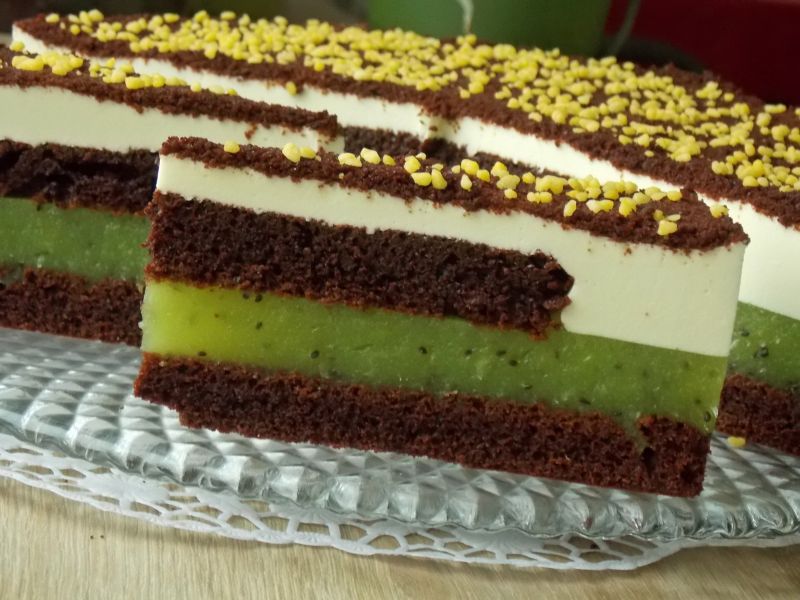 Czekoladowy torcik z kiwi