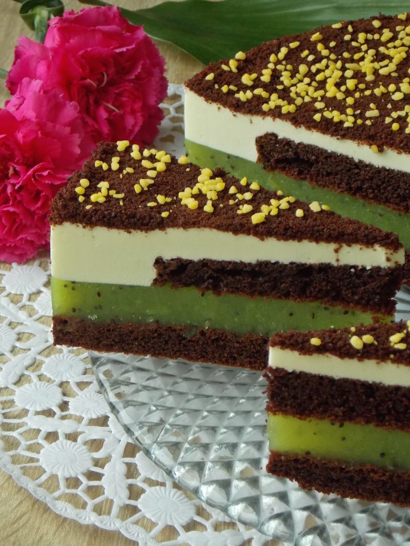 Czekoladowy torcik z kiwi