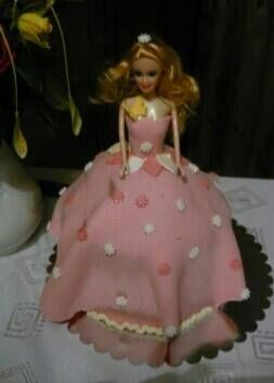 Czekoladowy tort lalka