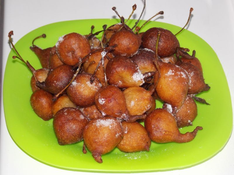 Czereśnie w racuchowym cieście