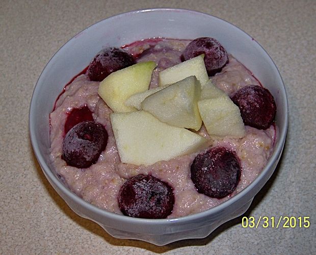 Czereśniowa owsianka z jabłkiem