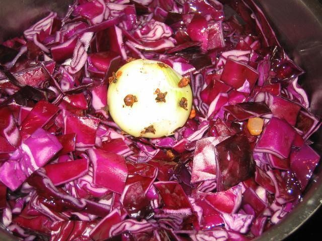 Czerwona kapusta z gozdzikami Czerwona kapusta z gozdzikami