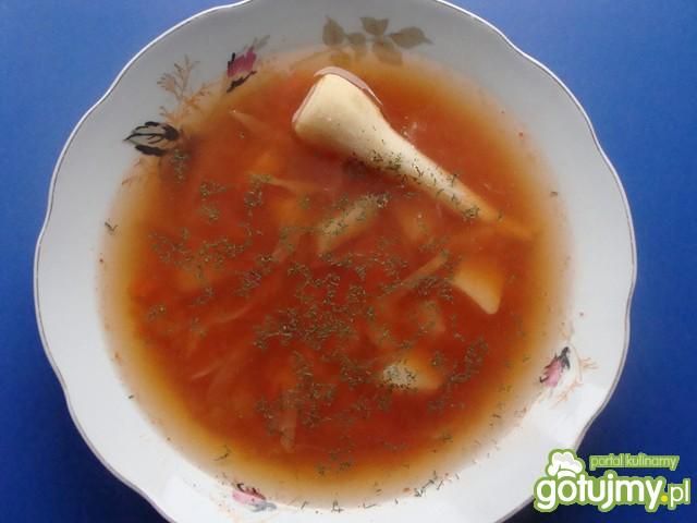 Czerwona zupa z kapustą. Czerwona zupa z kapustą.