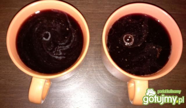 Czerwone wino grzane na zimowe wieczory