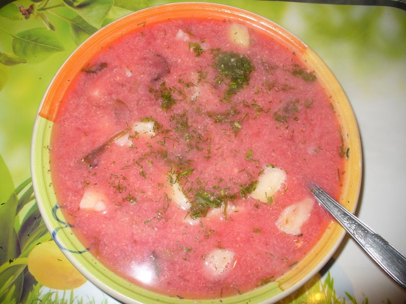 Czerwony barszcz z botwinką  mrożoną Czerwony barszcz z botwinką  mrożoną