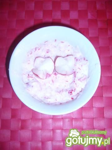 Czosnkowa rzodkiewka z jogurtem.